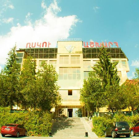 Vosku Ashxarh Hotel Tsaghkadzor Exteriör bild