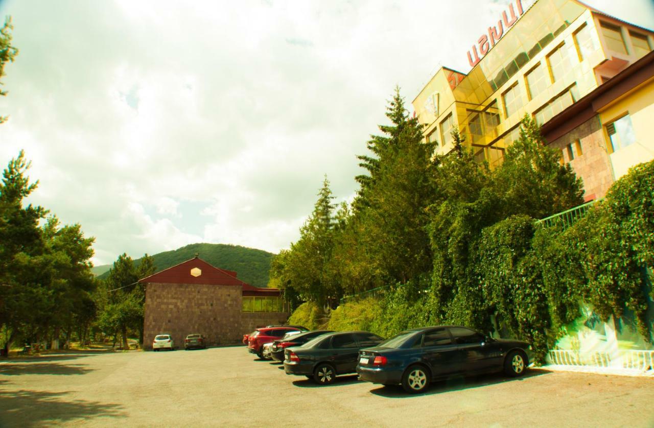 Vosku Ashxarh Hotel Tsaghkadzor Exteriör bild